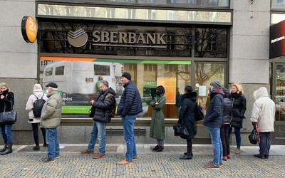 Klienti Sberbank čelí útokům zlodějů. Buďte obezřetní, varuje policie po okradení seniora