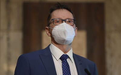 Koalice SPOLU představila odbornou skupinu pro řešení pandemie, povede ji vakcinolog Roman Chlíbek 