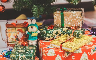 Kolik peněz utratí Češi za dárky na Vánoce? Podívej se na překvapivé výsledky nového průzkumu