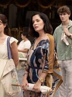 Koľko zarobili herci zo seriálu White Lotus za jednu epizódu? Plat dostali všetci rovnaký