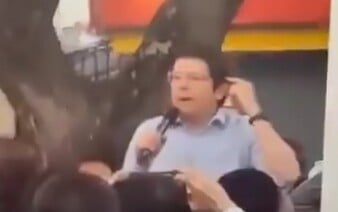 Kolumbijského senátora Uribeho postrelili na predvolebnej akcii. Je v kritickom stave