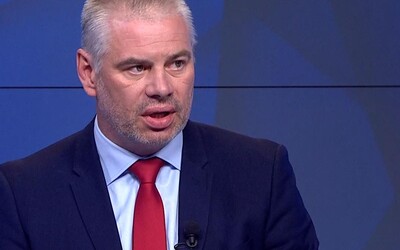 Komentátora České televize Milana Antoše srazilo auto. Je mimo ohrožení života