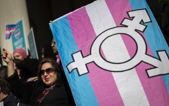 Konec nucených zásahů. Pohlaví si lidé v Česku změní i bez kastrace, nová pravidla už pomohla desítkám lidí