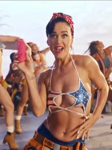 Kontroverze ohledně nového videoklipu Katy Perry. Zpěvačka se vyjádřila ke kritice