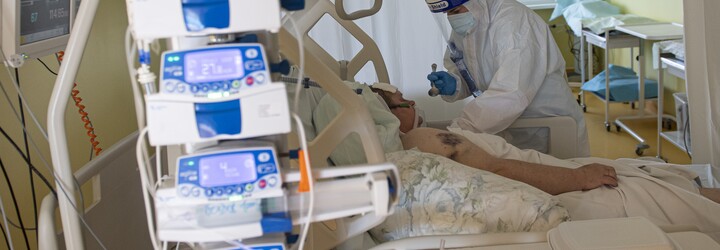 Koronavirus: Počet úmrtí v Česku přesáhl 31 000