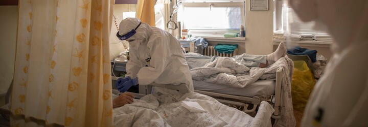 Koronavirus: Počty nakažených v Česku rychle rostou, v pátek přibylo 824 případů