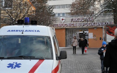 Koronavirus na Slovensku? Dva muže s podezřením na nákazu převezli do nemocnice v Martině