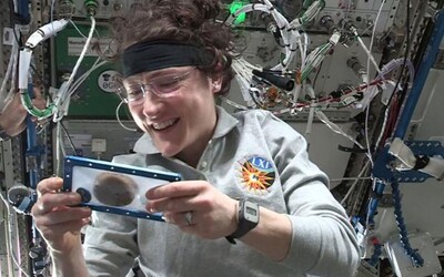 Kosmonauti upekli ve vesmíru první jídlo – čokoládové sušenky. Pečení trvalo šestkrát déle než na Zemi