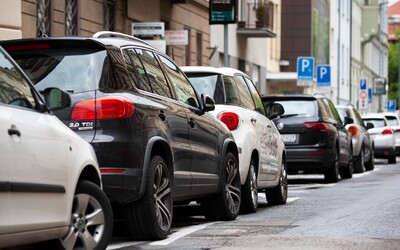 Krajské mesto na západe Slovenska hlási veľké zmeny v parkovaní. Začnú platiť už o niekoľko dní, obyvatelia si priplatia