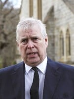 Král Karel III. zbavil prince Andrewa všech titulů. Může za to kauza s Epsteinem