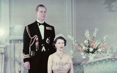 Královna Alžběta II. se do prince Philipa zamilovala už jako 13letá. Toto je příběh jejich lásky, která vydržela více než 70 let