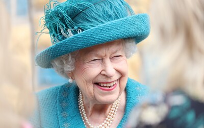 Královna Alžběta II. zemřela stářím