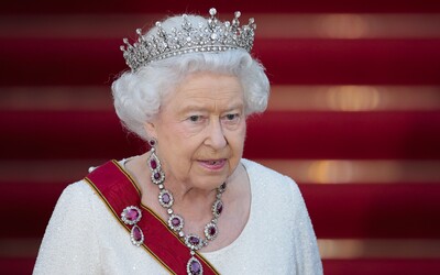Kráľovná Alžbeta II. zverejnila svoj prvý príspevok na Instagrame