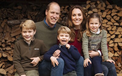 Kráľovská rodina vôbec nie je rasistická, ohradil sa princ William. Reaguje na obvinenia princa Harryho a jeho ženy Meghan