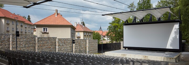Krásnější letní kino v Česku nenajdeš. Dlouhé roky jen chátralo, dnes je chloubou města