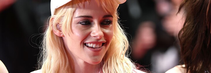 Kristen Stewart oslnila divákov v Cannes. Jej režijný debut odmenili extrémny dlhým potleskom