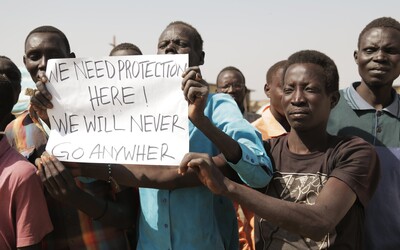 Krize v Súdánu vrcholí. Obyvatelům vypnuli internet, ale vytoužené volby jsou již na dohled