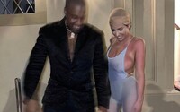 Kto je Bianca Censori? Manželka Kanyeho Westa bola obľúbenou študentkou vďaka veľkým prsiam, teraz sa o ňu priatelia boja