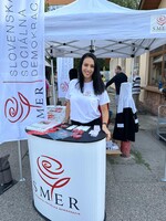 Kto je Jana Jányová? Bojuje proti progresivizmu a má fotku s Bombicom. Smer oslovuje radikálnych voličov aj cez bývalú playmate