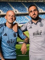 Ktorý futbalový klub predstavil najkrajšie dresy na novú sezónu? Real Madrid a Barcelonu zatienil Slovan aj Sparta Praha