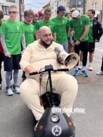 Kuky Band spája rap a rómsku muziku. Sleduj uletený cover na BA Connect či Luca Brassiho Peniaze