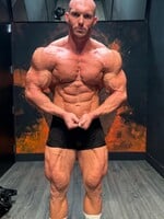 Kulturista Adam berie steroidy: „Mal som už 15 látok. Ak profesionál tvrdí, že ich neberie, klame“ (Rozhovor)