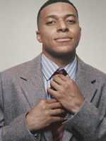Kylian Mbappé sa stal tvárou novej éry Dioru. Jonathan Anderson stavil na eleganciu a silu ikony