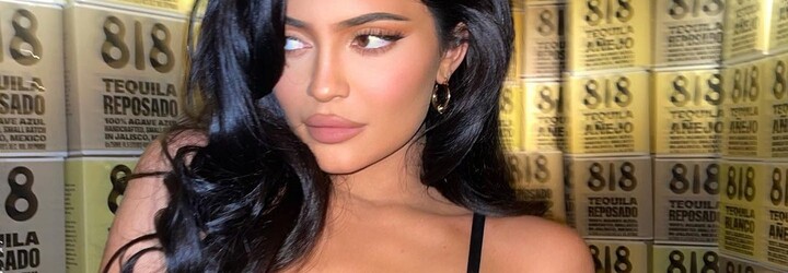 Kylie Jenner: Při vzniku Kylie Cosmetics mi nikdo nepomáhal. Máma si myslela, že moje lip kits skončí někde v garáži
