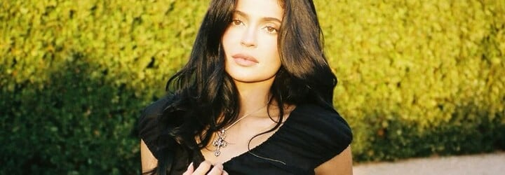 Kylie Jenner a Charli XCX uvidíme spolu vo filme. Spolu si zahrajú v novinke, ktorú inšpirovala brat speváčka