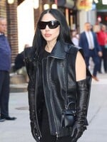 Lady Gaga sa ukázala v českej značke. V uliciach New Yorku mala na sebe bundu od LAFORMELA