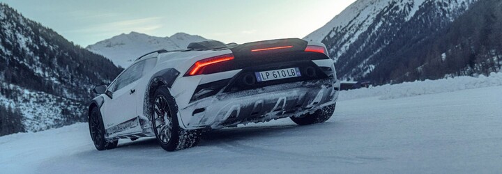 Lamborghini konečne ukázalo nový Huracán Sterrato vo svojej plnej kráse, má 610 koní a o 5 cm vyšší podvozok