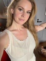 Lana Del Rey odložila vydanie albumu na január. Zmenila aj jeho názov