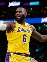 LeBron James prekvapil fanúšikov. Jeho tajomné oznámenie nebolo o konci kariéry