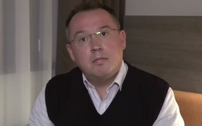 Léčka chytla českého pedofilního kněze do pasti. Video jej zachycuje při činu
