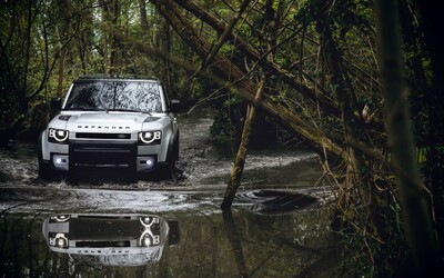Legenda žije ďalej. Land Rover ukázal úplne nový Defender, vyrábať sa bude v Nitre