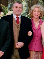 Legendárna komédia Jeho foter, to je lotor! bude mať pokračovanie. Zahrá si v ňom aj Ariana Grande