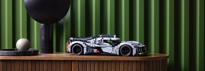 Lego predstavilo stavebnicu hyperauta Peugeot 9X8
