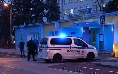 Lekárovi vykĺbil rameno. Opitý pacient na východe Slovenska napadol zdravotníkov