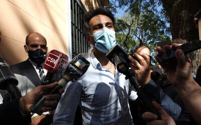 Lékařský tým Diega Maradony jde před soud kvůli obvinění ze zabití z nedbalosti. Vinu odmítá