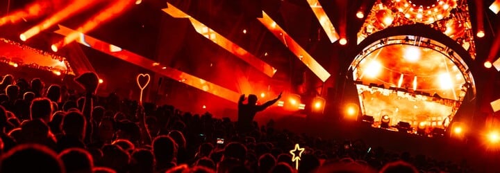Let It Roll: Jak festival přežije člověk, co nikdy nespal ve stanu a spacák je pro něj sprosté slovo?