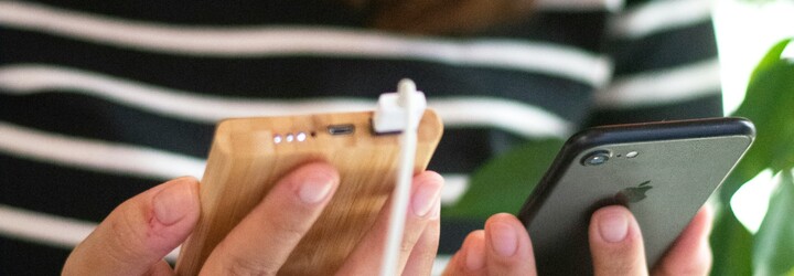 Letecké spoločnosti sprísňujú pravidlá pre powerbanky. Tieto parametre musia spĺňať, aby ju z batožiny nevyhodili