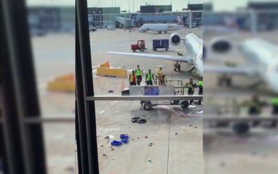 Letištní pracovník zachránil letadlo před splašeným zásobovacím vozíkem. Naboural do něj letištní rampou