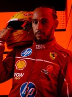 Lewis Hamilton by mal ukončiť kariéru, tvrdí bývalý šéf F1. Podľa neho to mal urobiť už dávno
