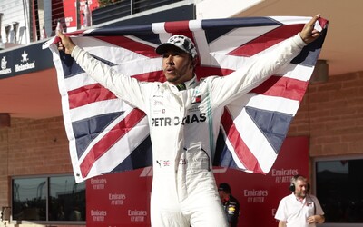 Lewis Hamilton má už šiesty titul z F1. Smeruje k prekonaniu Michaela Schumachera