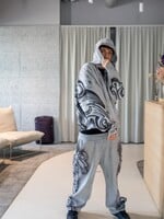 Lexx spája maľbu airbrushom so streetwear oblečením: Mám rád nedokonalosť, keď to robí človek a nie stroj (Rozhovor)