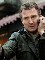 Liam Neeson chcel pomstiť svoju znásilnenú priateľku. Plánoval zabiť prvého „čierneho bastarda“, ktorý sa k nemu priblíži