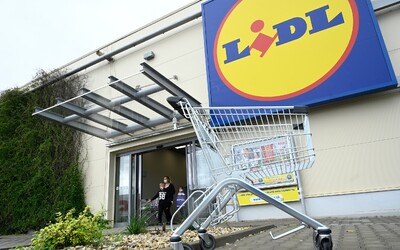 Lidl připravuje slevy výhradně pro důchodce. Ministr to kritizuje