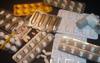 Lieky môžu byť výrazne drahšie. Farmaceutické firmy tlačia na EÚ