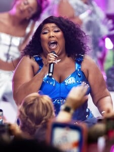 Lizzo se převlékla za lék na hubnutí. Reaguje na vtipy vůči své váze v South Parku