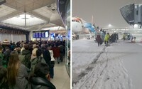 Londýnske letiská kolabujú z dôvodu snehovej kalamity. Čerstvá nádielka úplne zablokovala Stansted